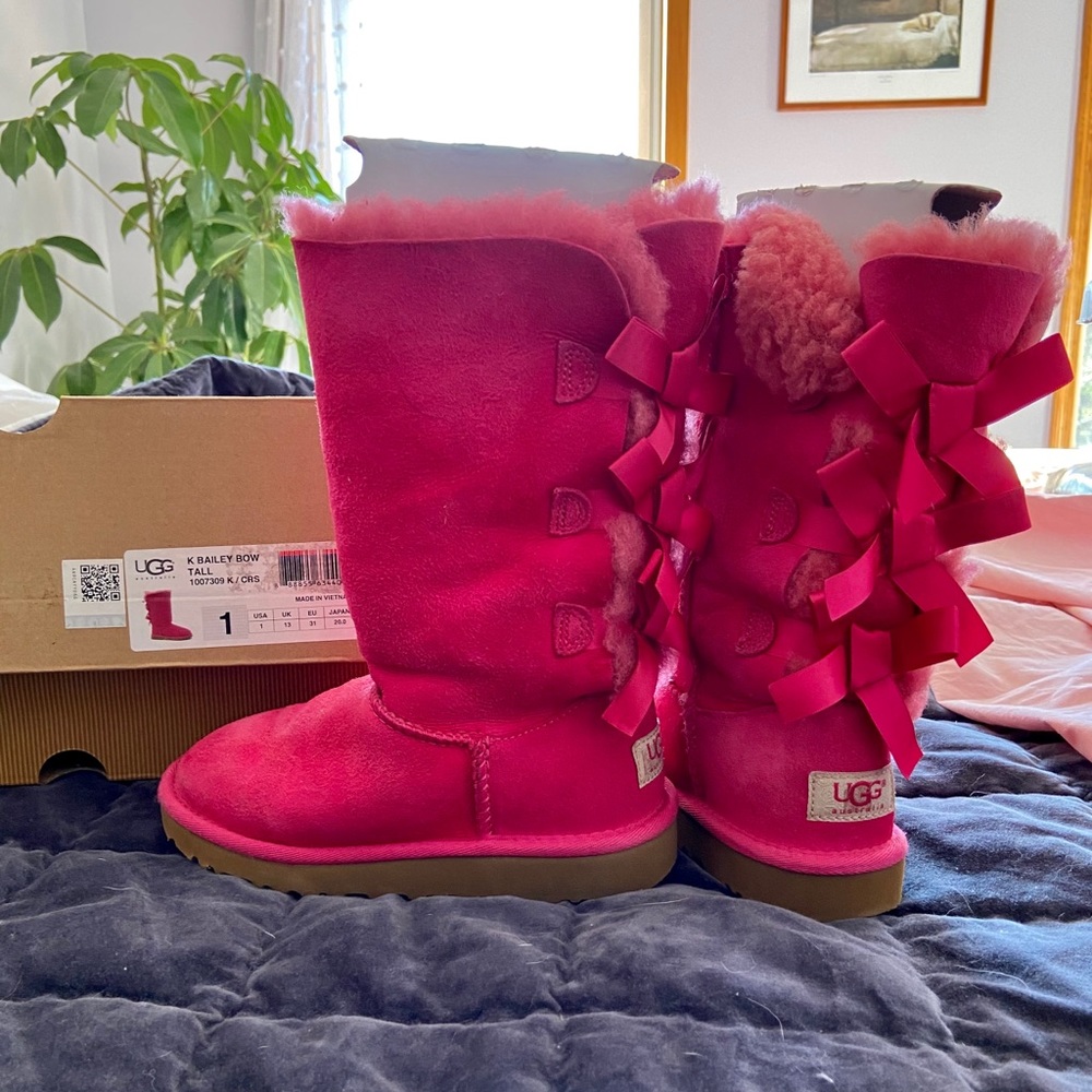 Ugg bailey bow